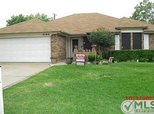 2106 Ellis Ct, Grand Prairie, TX 75052