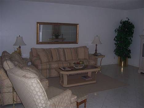 3rd image of 314 Wellington Cir E #F