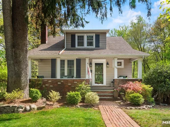 130 Darlington Ave, Ramsey, NJ 07446