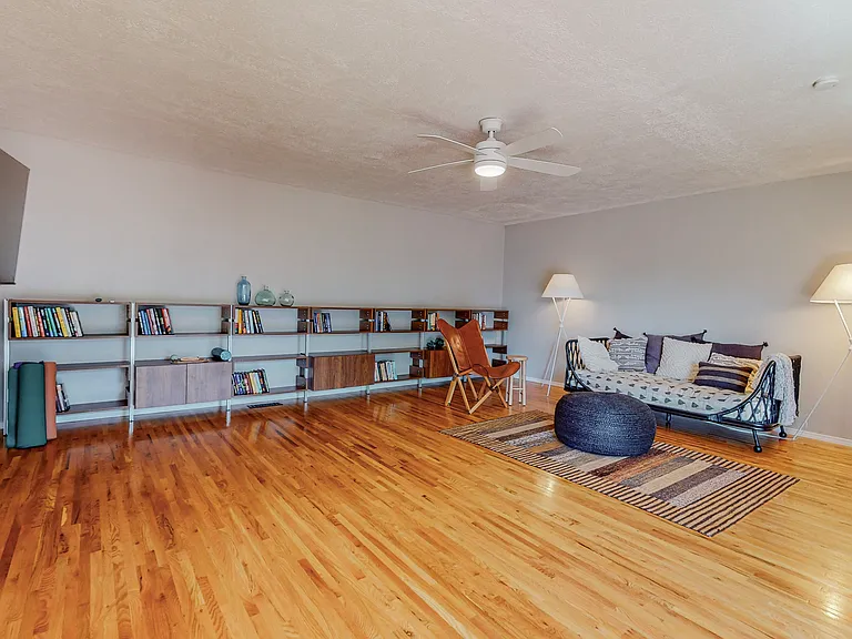 837 Adams St NE — Photo 19