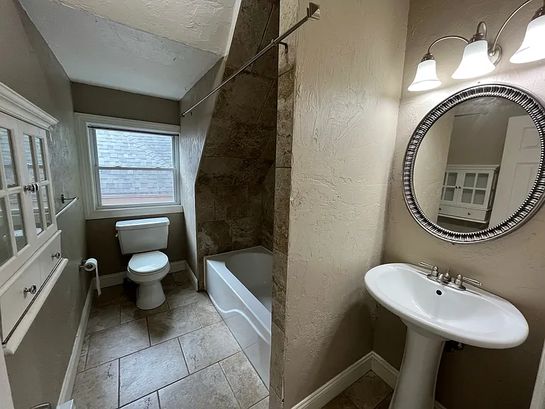 217 Stratford Ave #5 — Photo 15