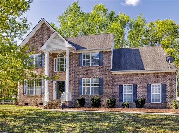 101 Woodhaven Dr, Suffolk, VA 23435