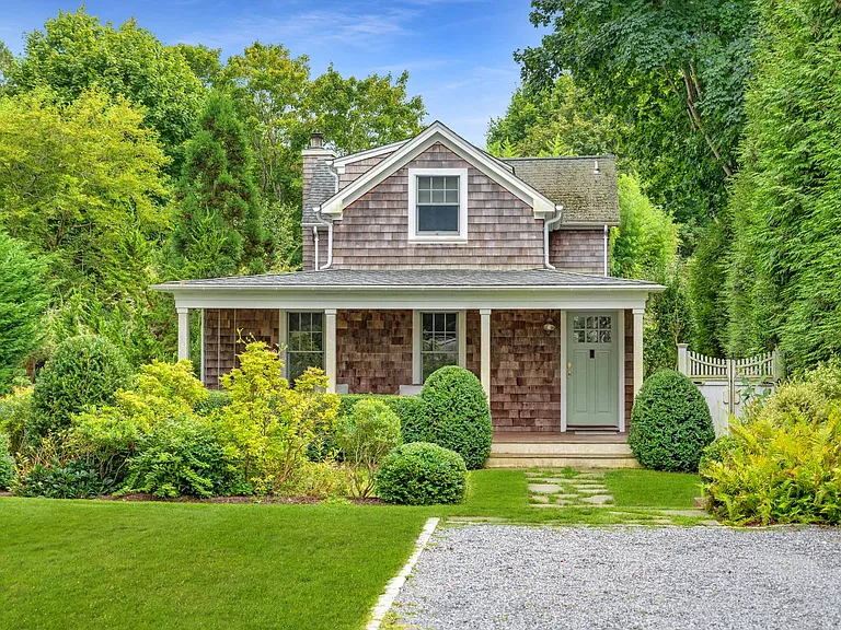 62 Abrahams Landing Rd — Photo 1