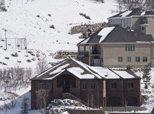 4389 Summerwood Dr, Bountiful, UT 84010