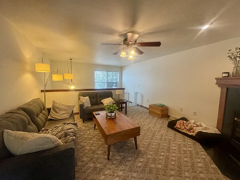 2037-2039 River Point Ct — Photo 6