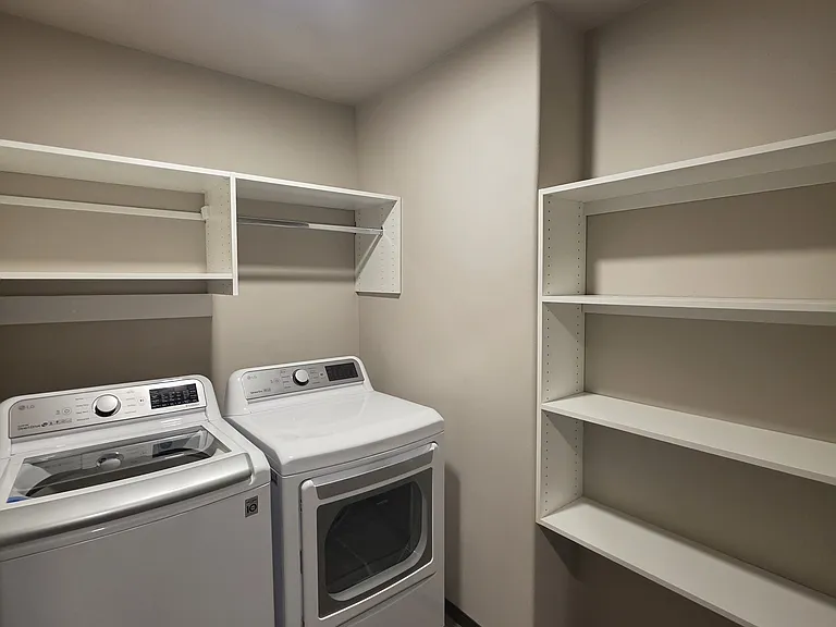 2542 E Meadowside Pl — Photo 19