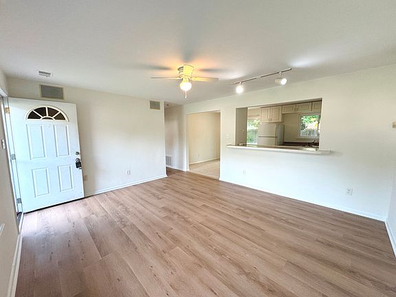 3rd image of 444 Malibu Dr