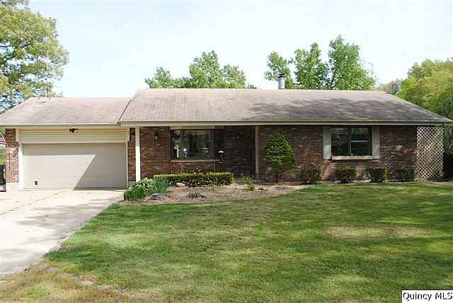 Home for Sale in Canton, MO $185,000