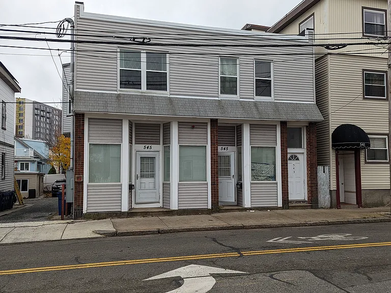 545 Revere St #2R — Photo 1