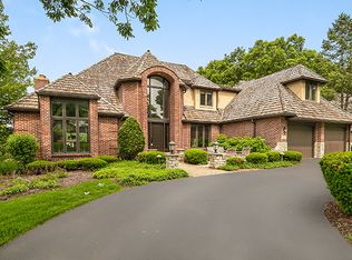 7609 Woodland Ln, Burr Ridge, IL 60527