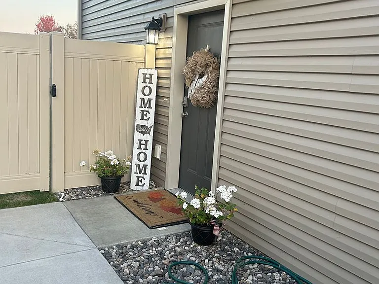 1431 Naples St — Photo 11