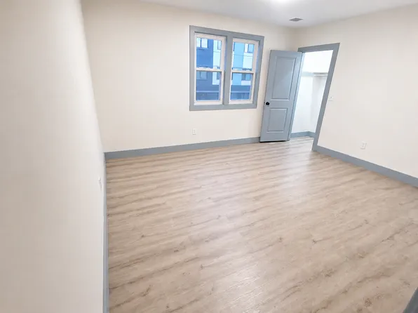 659 S 11th St Floor 2, Newark, NJ 07103