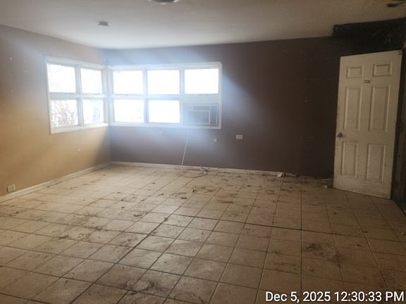 3rd image of 289 Westwood Dr