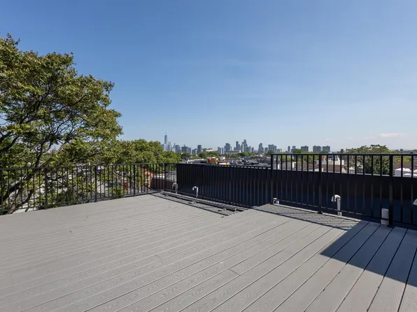 218 Hancock Avenue image 32 of 36