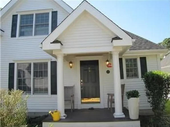 6 Augusta Cir, Moodus, CT 06469