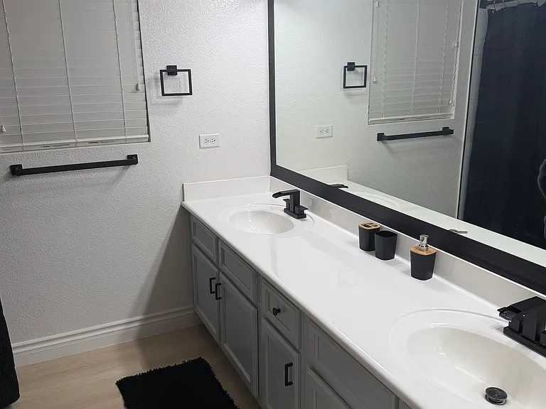 5080 Plymouth Bay Ct — Photo 3