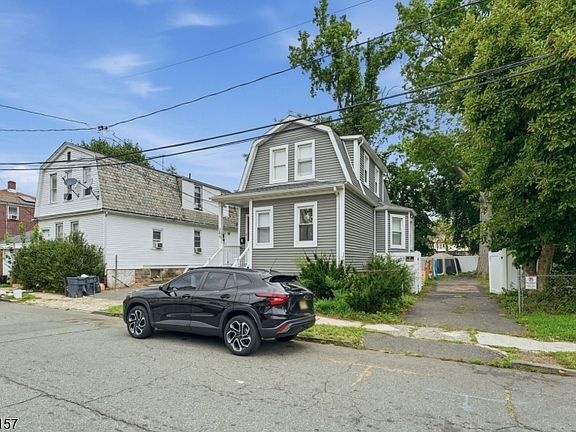 3rd image of 246 W 19Th Ave