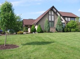 92 Farmview Dr, Uniontown, PA