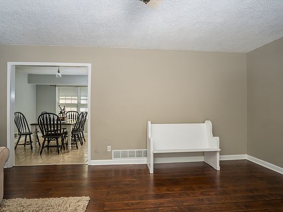 4th image of 5016 Lakemont Dr