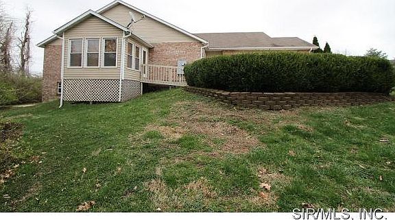 3rd image of 12 Berry Patch Ln