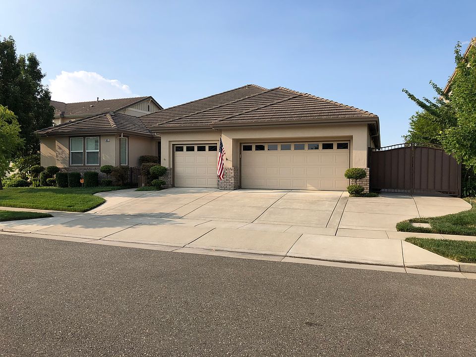 2nd image of 3831 Cherry Pl