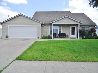 206 Knoll Ridge Blvd, Kendallville, IN