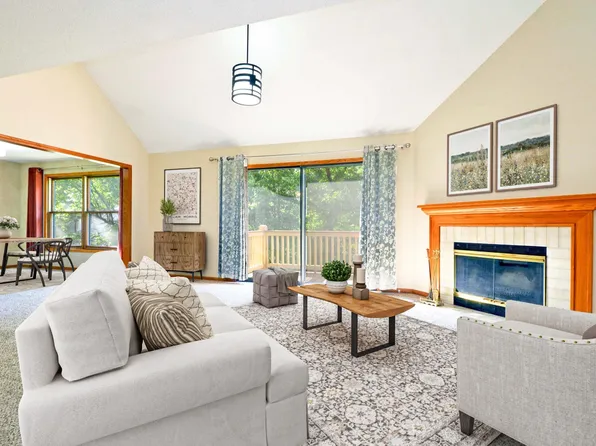 15560 26th Ave N APT D, Plymouth, MN 55447