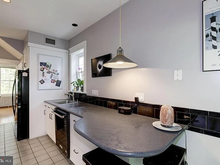 5065 Macarthur Blvd NW — Photo 6
