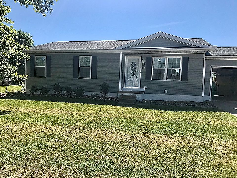 1st image of 1037 Maple Ave