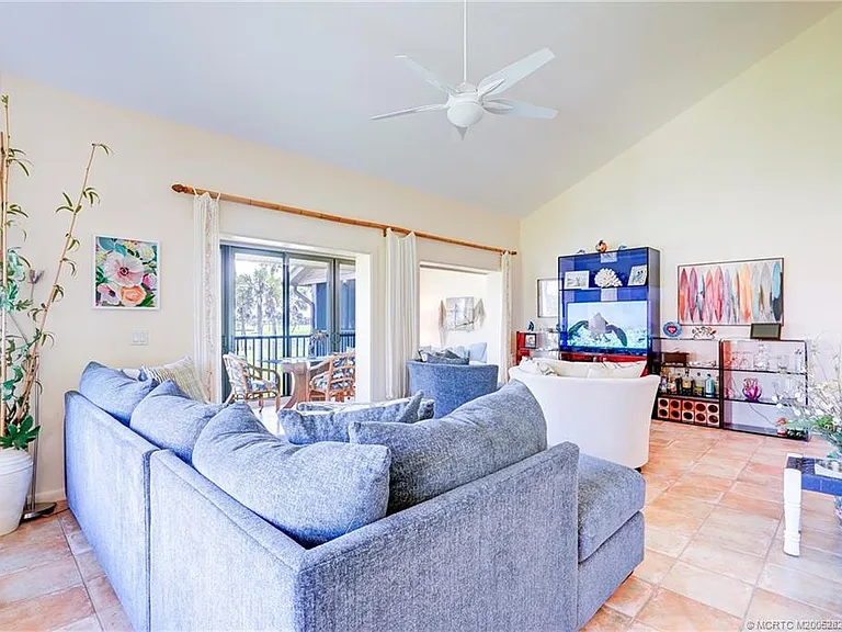 233 NE Edgewater Dr #201 — Photo 22