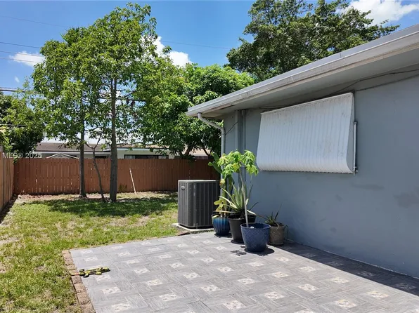8160 Taft St, Pembroke Pines, FL 33024