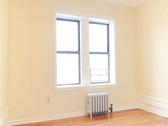 2nd image of 314 Bedford Ave APT E2