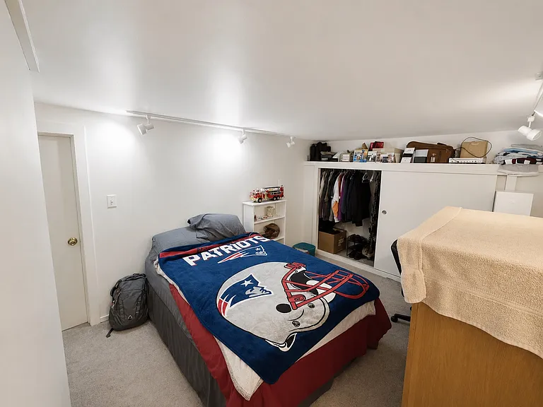 101 Farragut Rd #1R — Photo 9