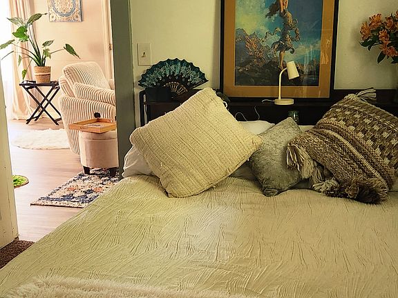 New queen purple mattress, cozy and comfy