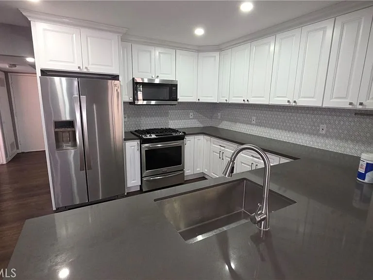 9840 Amsdell Ave — Photo 8