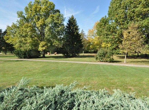 3rd image of 6256 Ardenlee Ct