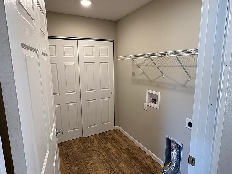 1009 N Walnut St — Photo 12