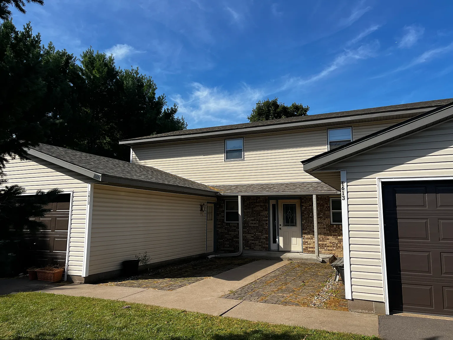 2 bed, 1100 sqft, $1,400 — Photo 2