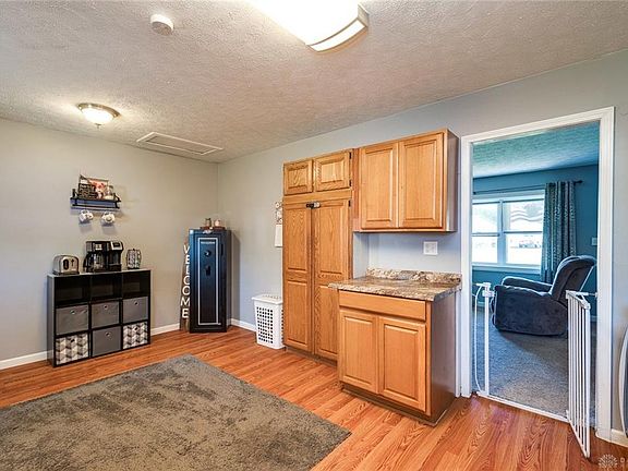 5th image of 431 Franklin Ave