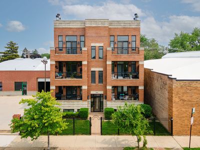 5445 N Northwest Hwy #3N, Chicago, IL, 60630