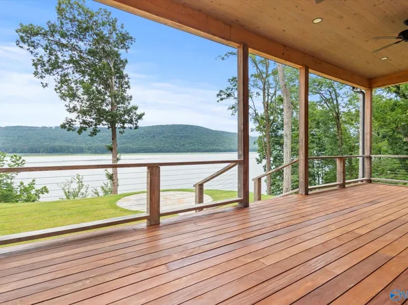 2231 Lookout Mountain Dr, Scottsboro, AL 35769