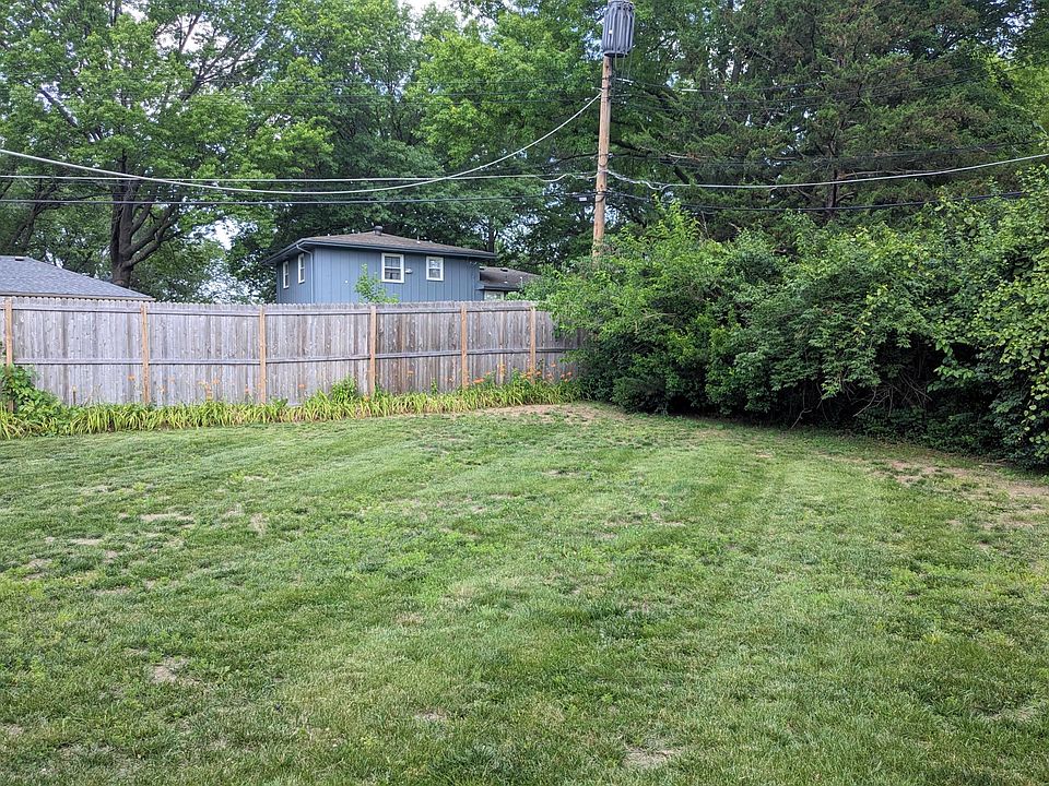 2nd image of 8722 W 70th St #8722
