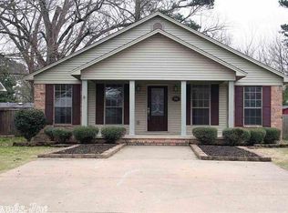 208 N Holly St, Beebe, AR 72012