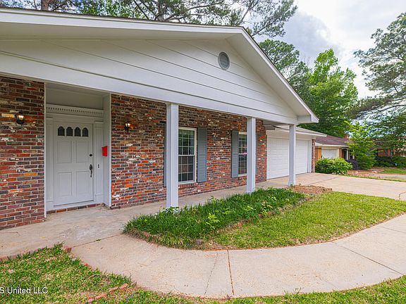 4th image of 1117 Plantation Blvd