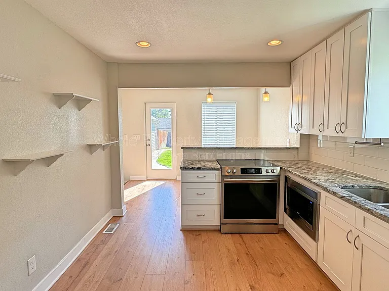 4720 Elm Ct — Photo 13