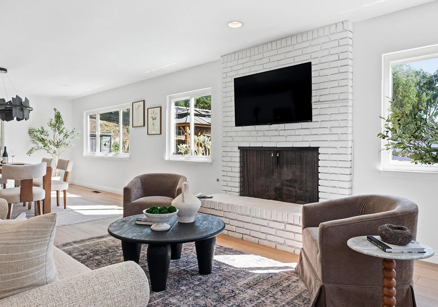 4 bed, 3.0 bath, 2513 sqft, $7,100 — Photo 4