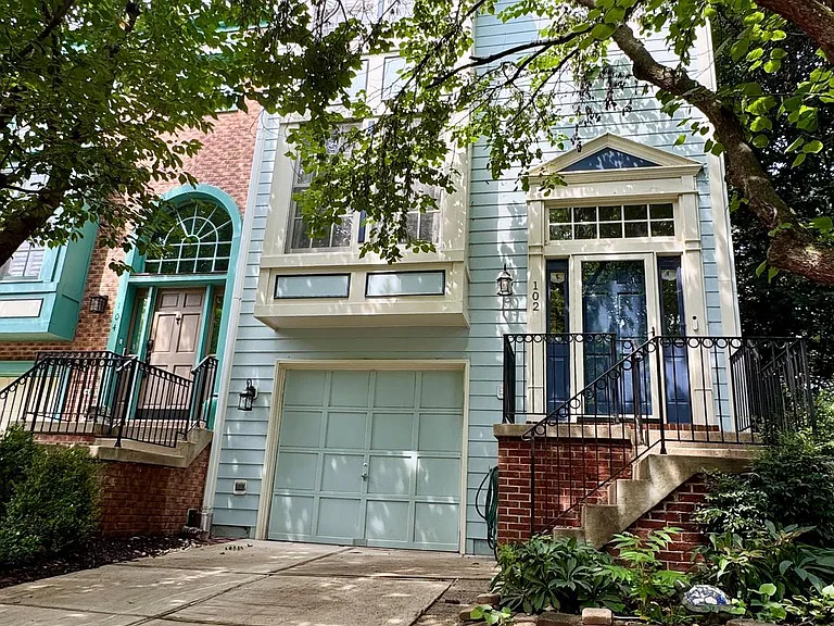 102 Maximillian Ct SW — Photo 2