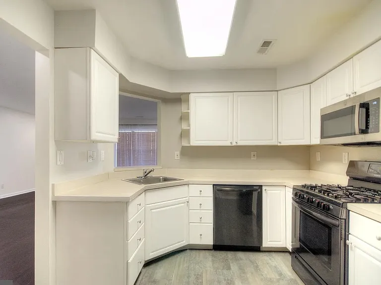 4402 Aberdeen Ln — Photo 21