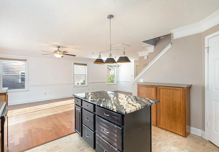 13716 Riding Hill Ave — Photo 8
