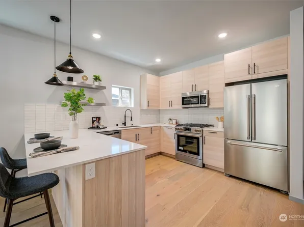 7753 26th Avenue NW, Seattle, WA 98117